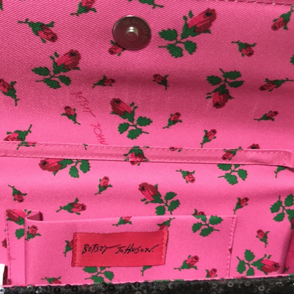 Betsey Johnson Sequin Leo silver clutch with silver tone strap. NWT - Picture 8 of 10